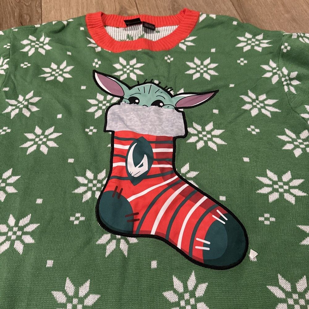 Star Wars Baby Yoda Holiday Winter‎ Snowflake Sweater Men's Medium Pocket